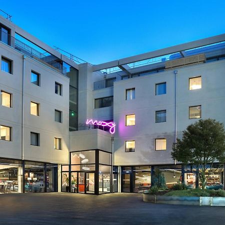 Moxy Sion Hotel Bagian luar foto