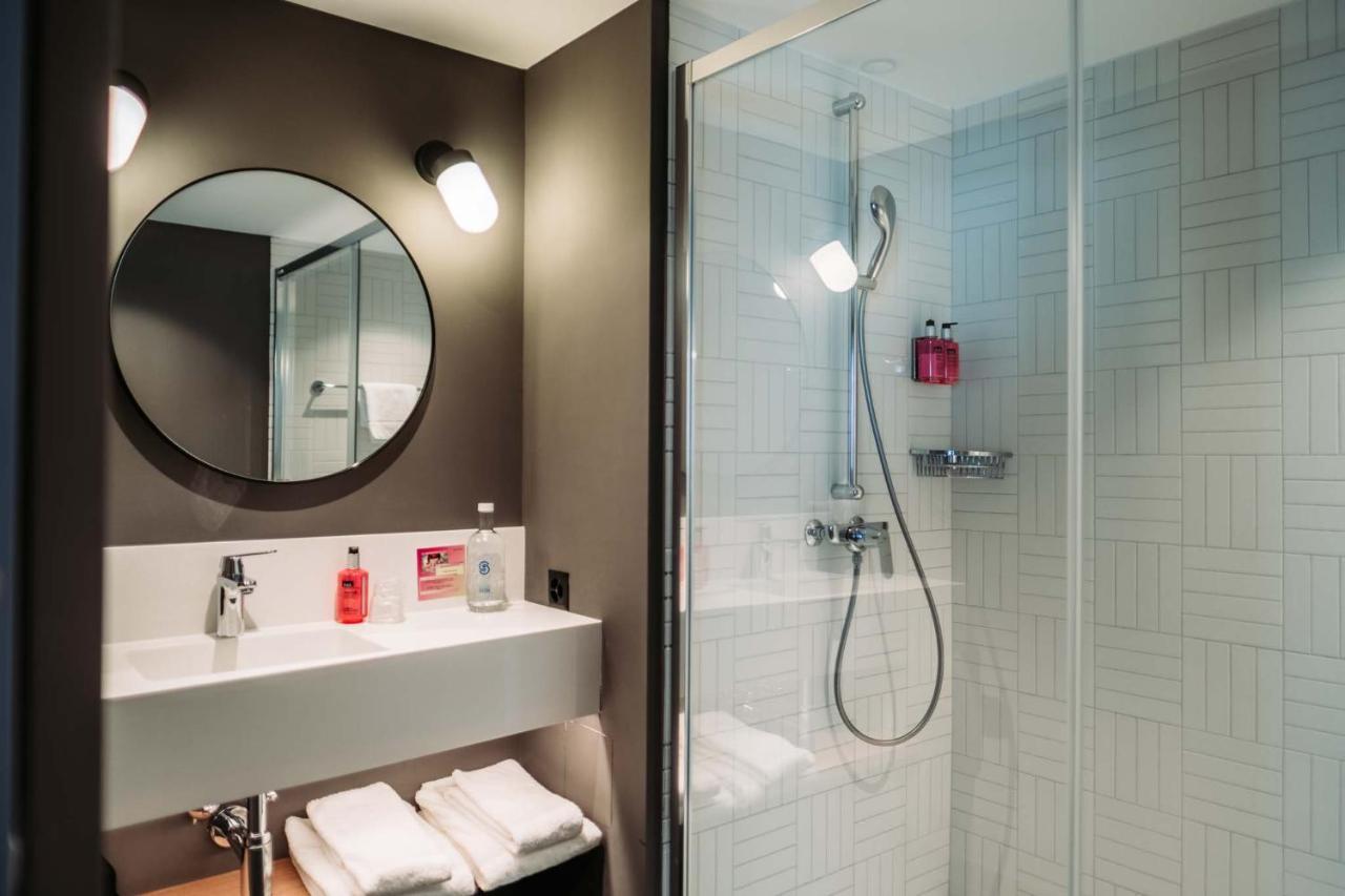Moxy Sion Hotel Bagian luar foto