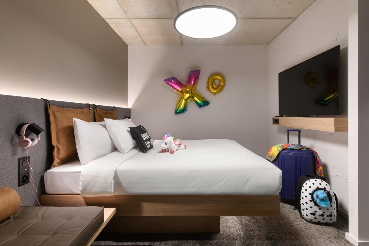 Moxy Sion Hotel Bagian luar foto