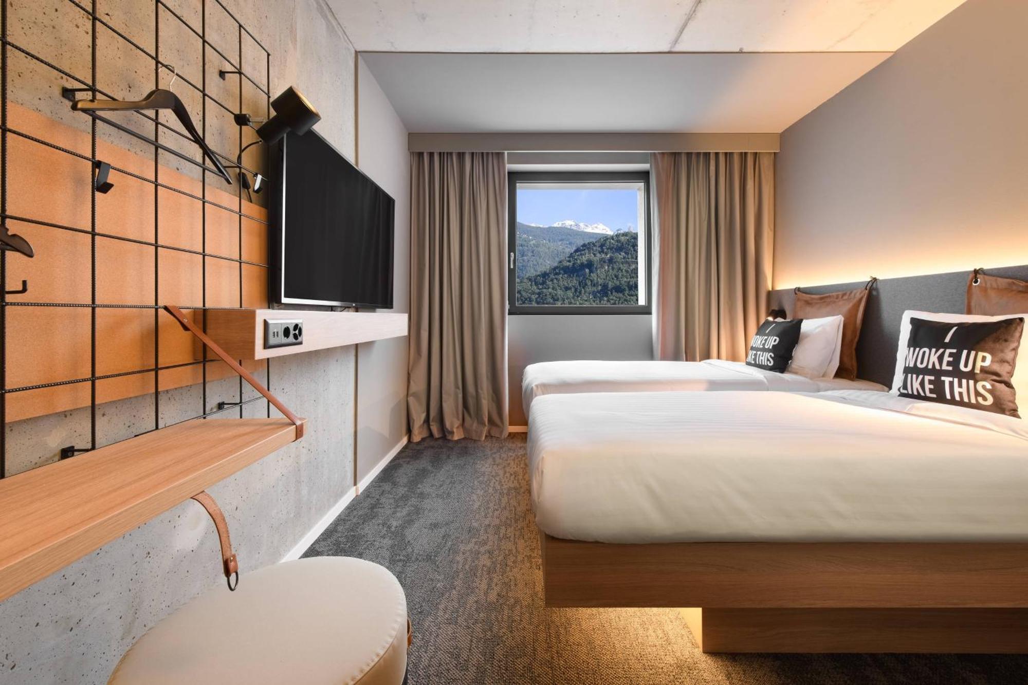 Moxy Sion Hotel Bagian luar foto